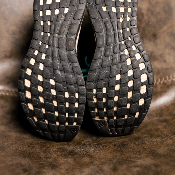 Adidas pure boost running shoes black blue, size 10 - Picture 3 of 3